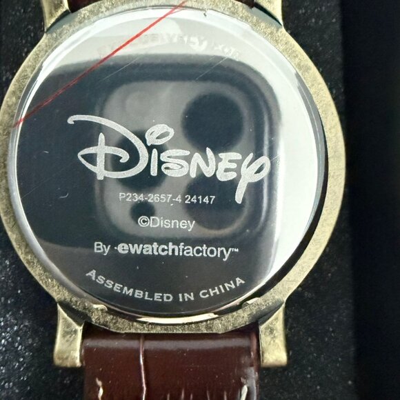 NWT - Disney Adult Vintage Analog Quartz Watch - Picture 4 of 15